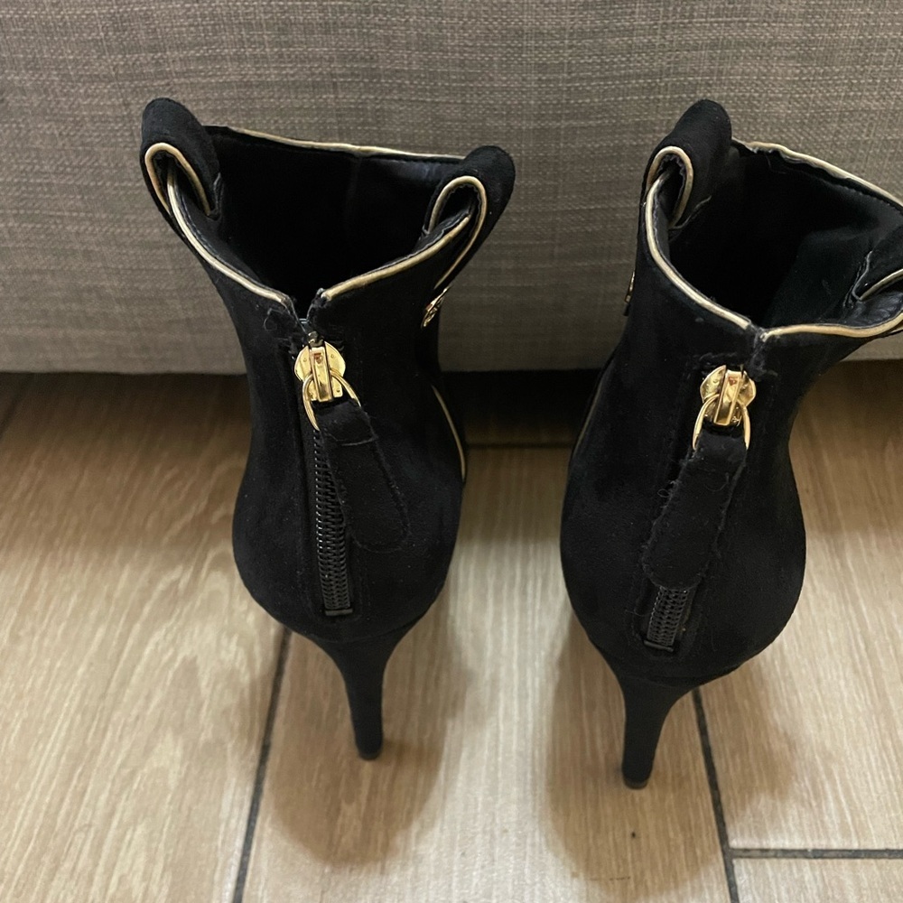 NEW Black & Gold Booties - Picture 4 of 5